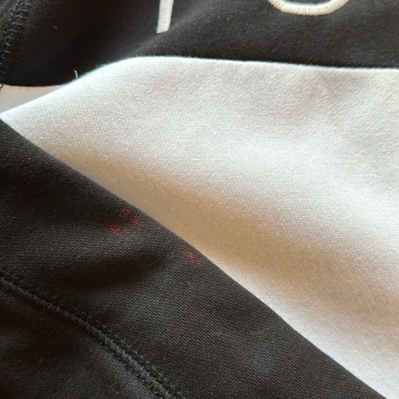 Medium Black Tommy Hilfiger Sweatshit - Picture 5 of 6
